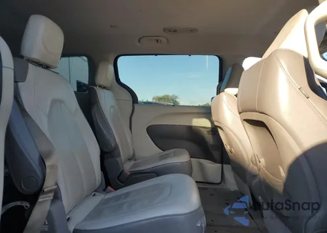 2018 Chrysler Pacifica Touring L z USA, uszkodzony, nr VIN 2C4RC1BG2JR142100